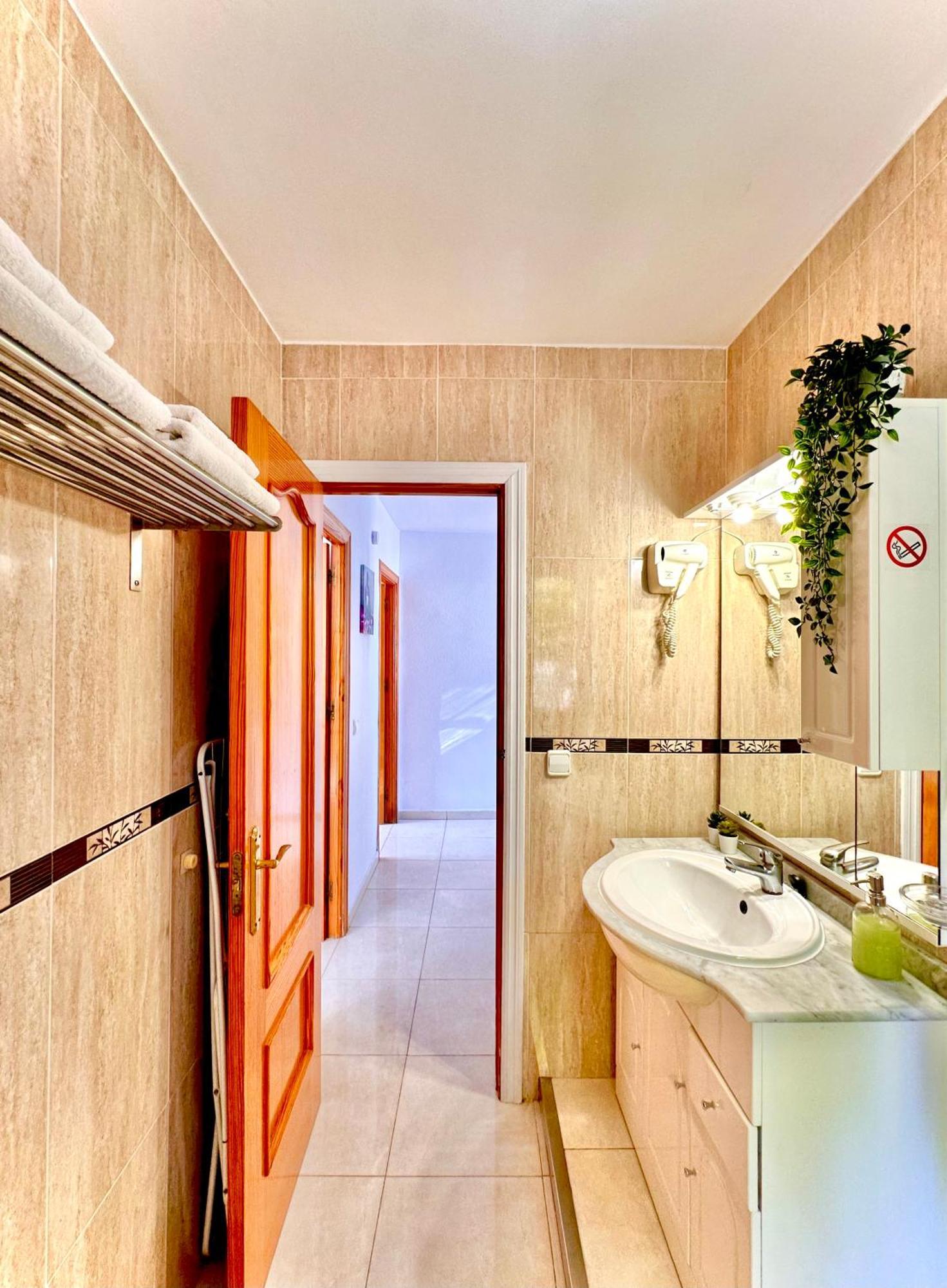 Apartamentos J&K Torremolinos Exterior photo