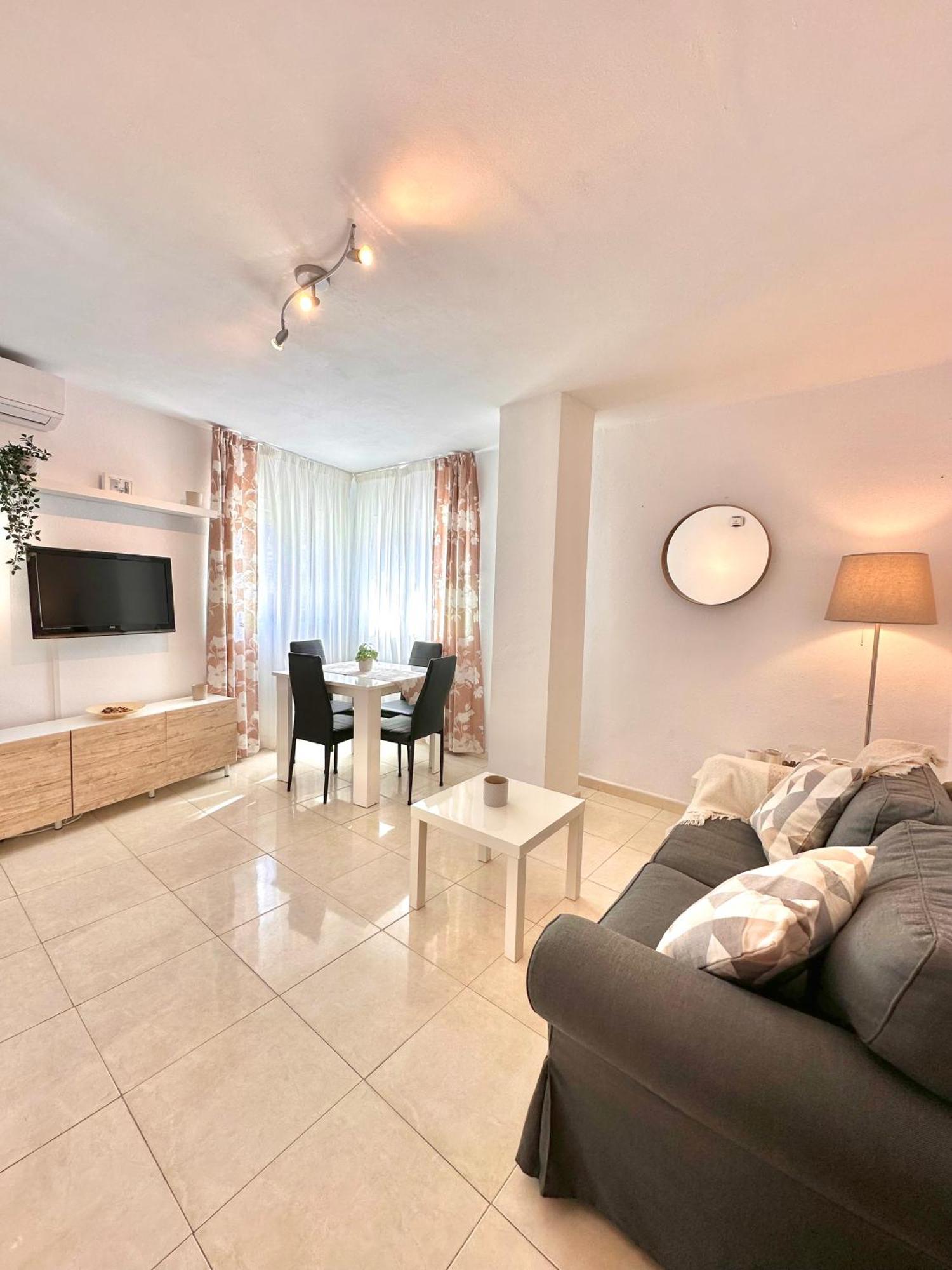 Apartamentos J&K Torremolinos Exterior photo