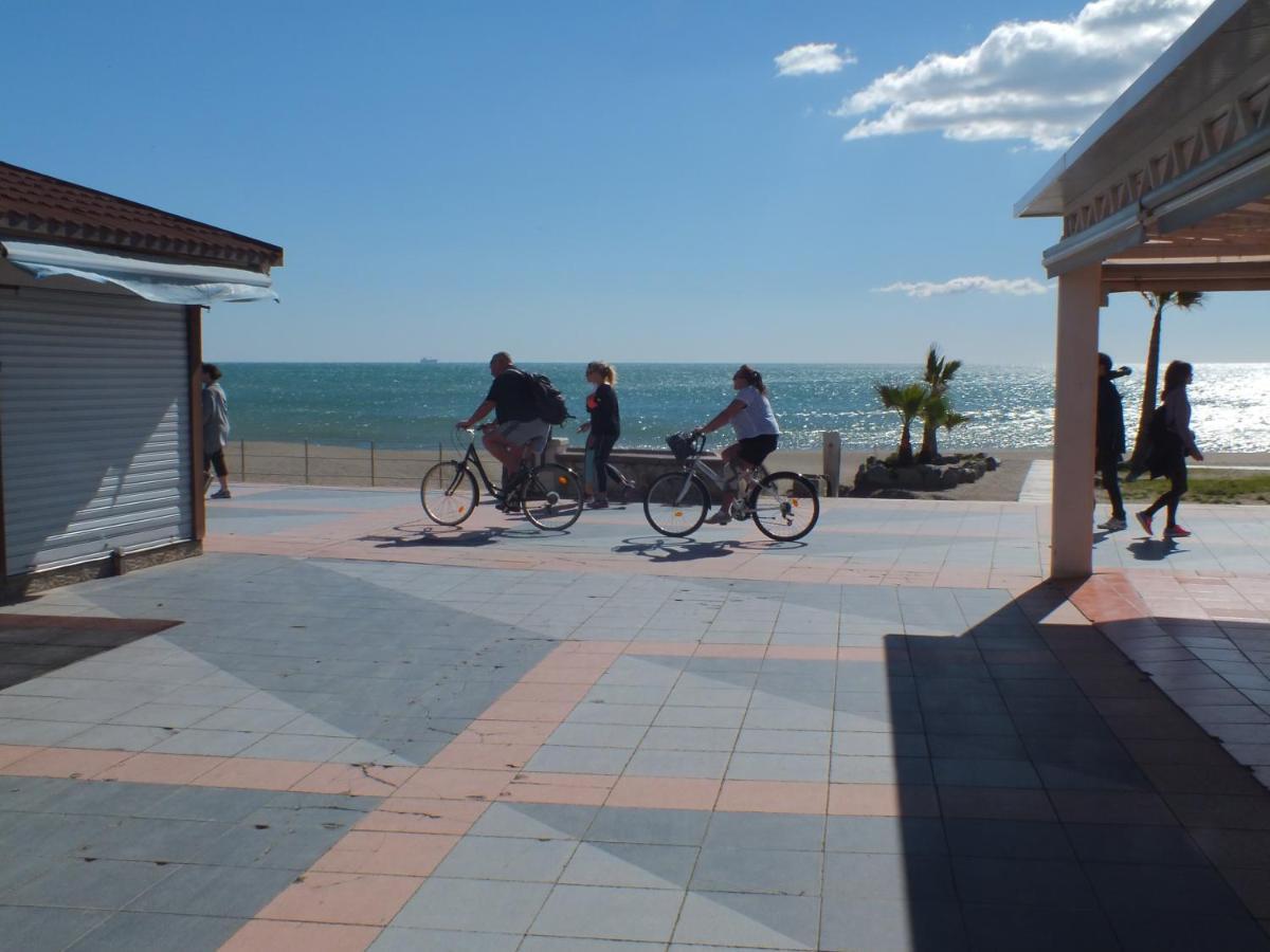 Apartamentos J&K Torremolinos Exterior photo